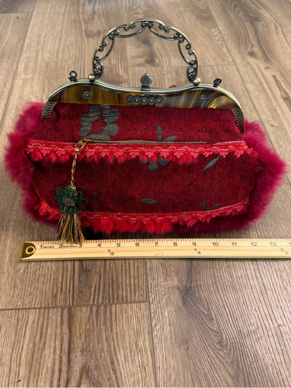Sassi Cindi faux fur and tapestry handbag/crossbody Deep Red Kiss lock closure - Picture 8 of 10